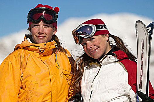 美国,佛蒙特州,山,胜地,两个,女性,滑雪者,休憩