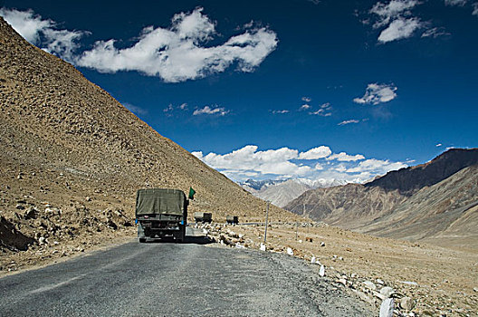 卡车,通过,山脉,山谷,查谟-克什米尔邦,印度