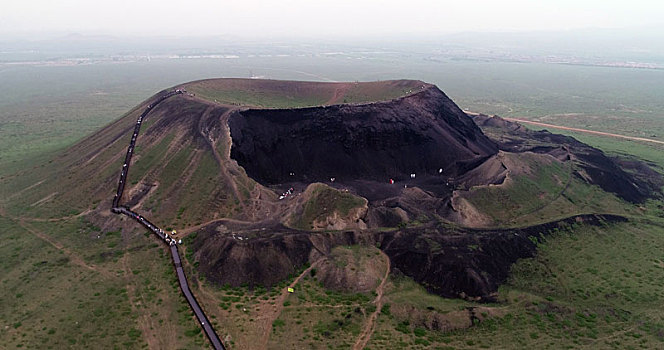 内蒙古,探秘火山遗迹,考证岩浆喷发的地质岁月