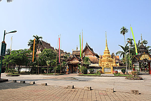 曼春滿古佛寺