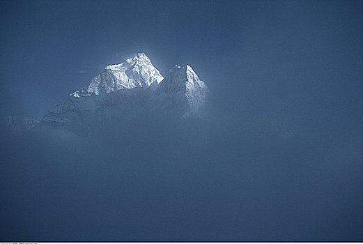 攀升,尼泊尔