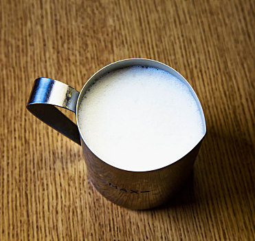 牛奶,易拉罐