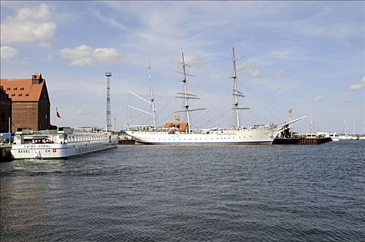 航行,学校,船,左边,游船,施特拉尔松,波罗的海,梅克伦堡前波莫瑞州,德国,欧洲
