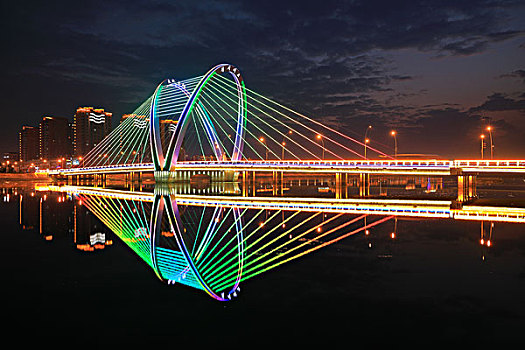 延吉市天池大桥夜色