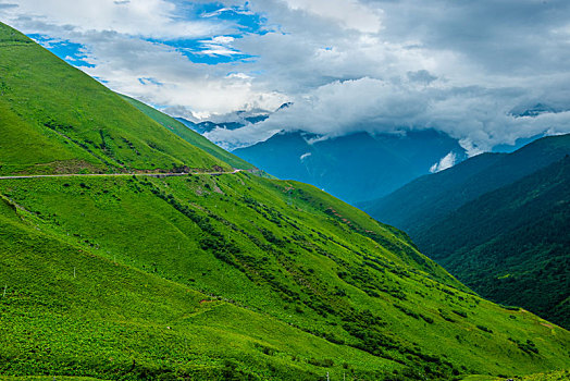 巴朗山风光