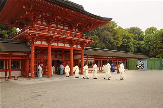 日本神道,牧师,离开,射箭,仪式,京都,日本,亚洲