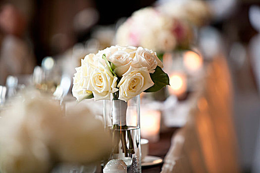 花束,花瓶,桌上