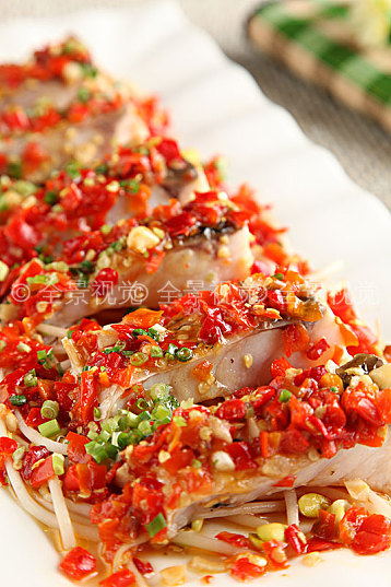 剁椒蒸鱼腩图片_剁椒蒸鱼腩高清图片_全景视觉