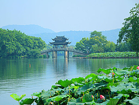 西湖雷峰塔