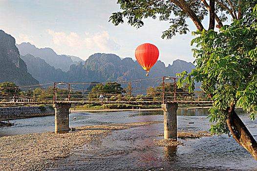热气球,喀斯特地貌,山,山脉,背影,万荣,老挝,东南亚