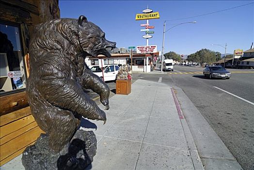 雕塑,棕熊,多样,广告牌,排列,主要街道,藤蔓,靠近,莫诺湖,加利福尼亚,美国,北美