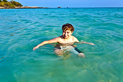 男孩,享受,清水,海洋