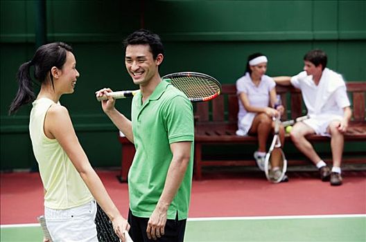 伴侣,网球场,交谈