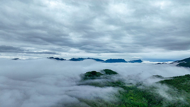 重庆酉阳,雾海扮靓美乡村