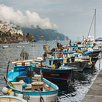 渔船,停泊,港口,阿马尔菲海岸,阿马尔菲,坎帕尼亚区,意大利