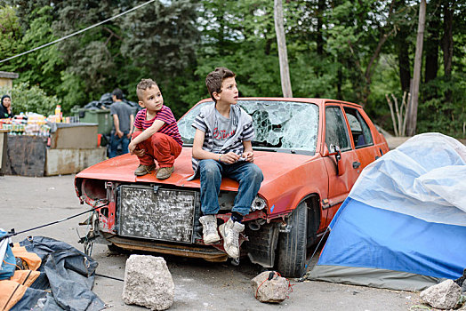 两个男孩,难民,露营,希腊,边远地区,马其顿,四月