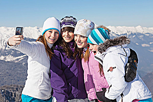 四个,女青年,滑雪,衣服,自拍