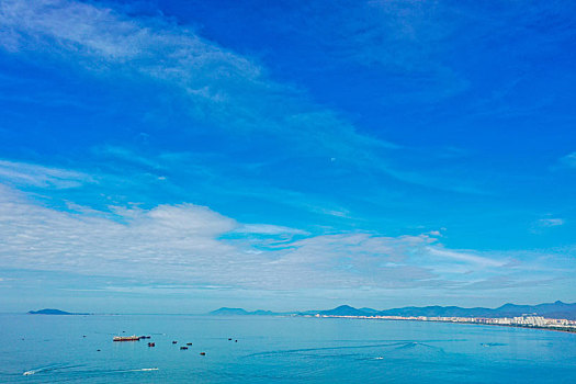 航拍海南三亚湾旅游度假区海水浴场椰林沙滩