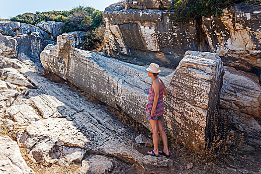 女性,游客,古老,大理石,采石场,雕塑,纳克索斯岛,希腊