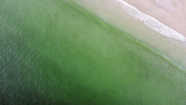 绿宝石一样的海