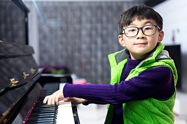 亚洲人,可爱,男孩,演奏,钢琴,在家