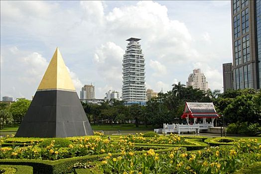 金字塔,金色,顶峰,正面,庙宇,现代,摩天大楼,公园,曼谷,泰国,东南亚