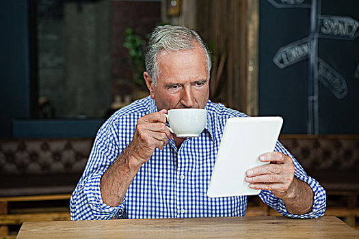老人,数码,喝咖啡,桌子,咖啡