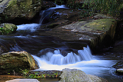 山泉,溪水,岩石