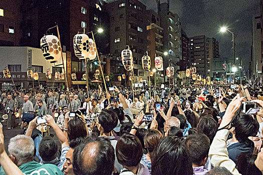 东京鸟越神社鸟越祭大神轿巡游