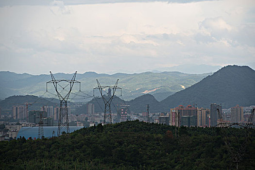 大山,高楼,建筑群,铁塔,河边,农村,田野,草坪