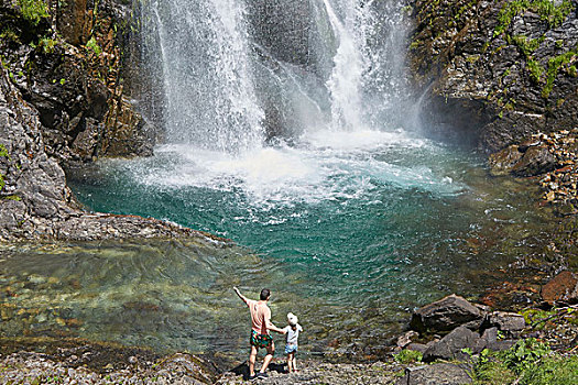 父亲,女儿,享受,瀑布,阿伦群岛,西班牙
