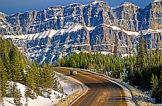 卡车,驾驶,泛加公路,城堡山,背景,班芙国家公园,艾伯塔省,加拿大