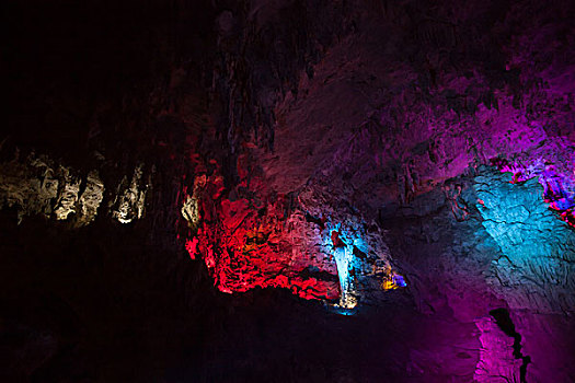 建水燕子洞景区