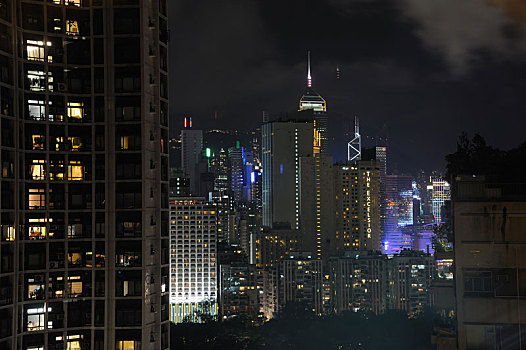 从窗口看香港夜景风光