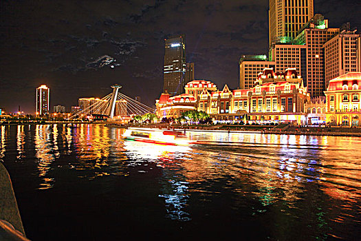 津弯广场夜景