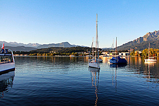 瑞士琉森湖的船