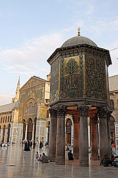 叙利亚大马士革伍麦叶清真寺前院中心亭,著名古建筑
