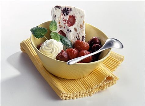 冰淇淋蛋糕,水果