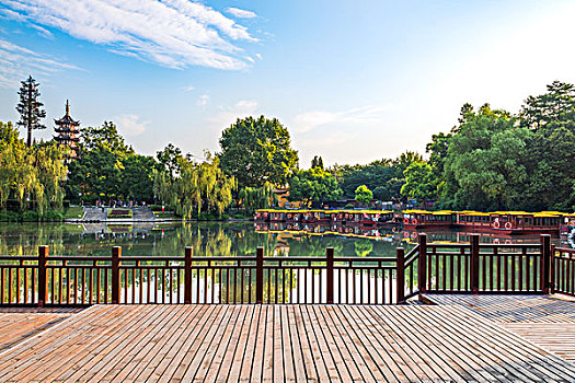 南京白鹭洲公园御龙池码头