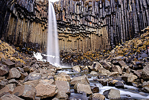 史瓦提瀑布,瀑布,黑色,秋天,河,玄武岩,柱子,斯卡夫塔菲尔国家公园,南方,区域,冰岛,欧洲