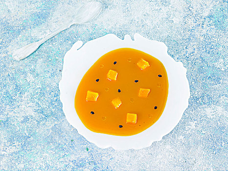 芒果,西番莲果,酸辣冷汤