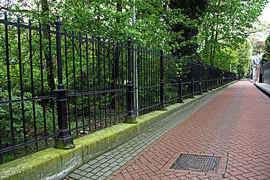 荷兰首都阿姆斯特丹博物馆广场冯德尔公园的小路