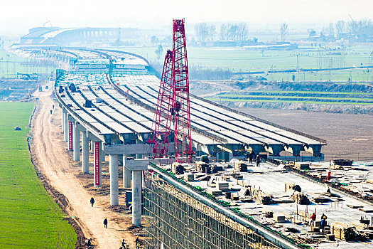河南鹤壁,国道107京港线鹤壁境改线新建工程紧张施工