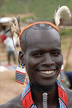 肖像,微笑,男青年,人,羽毛,头部,彩色,项链,装饰,市场,埃塞俄比亚