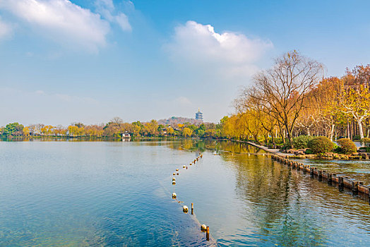 杭州西湖苏堤秋景