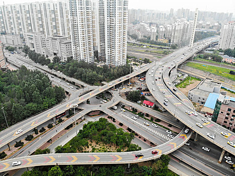 航拍辽宁省沈阳市府大路胜利北街立交桥东西快速干道跨铁路高架桥