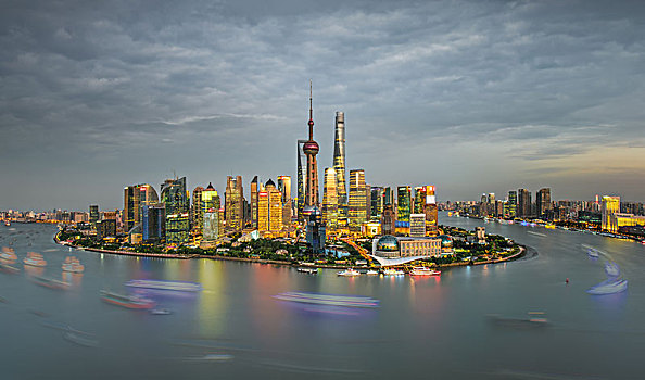 中国上海外滩陆家嘴夜景