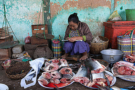 地方特色,女人,销售,鱼肉,市场,蒲甘,分开,曼德勒,缅甸,亚洲