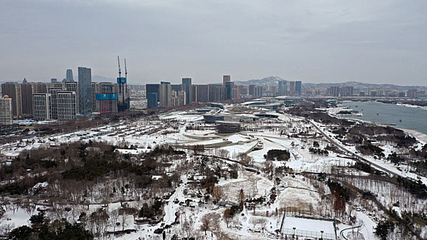 山东省日照市,雪后的植物园风景如画