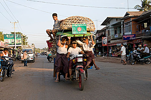 缅甸,巴格,一群人,栖息,摩托车,上方,装载
